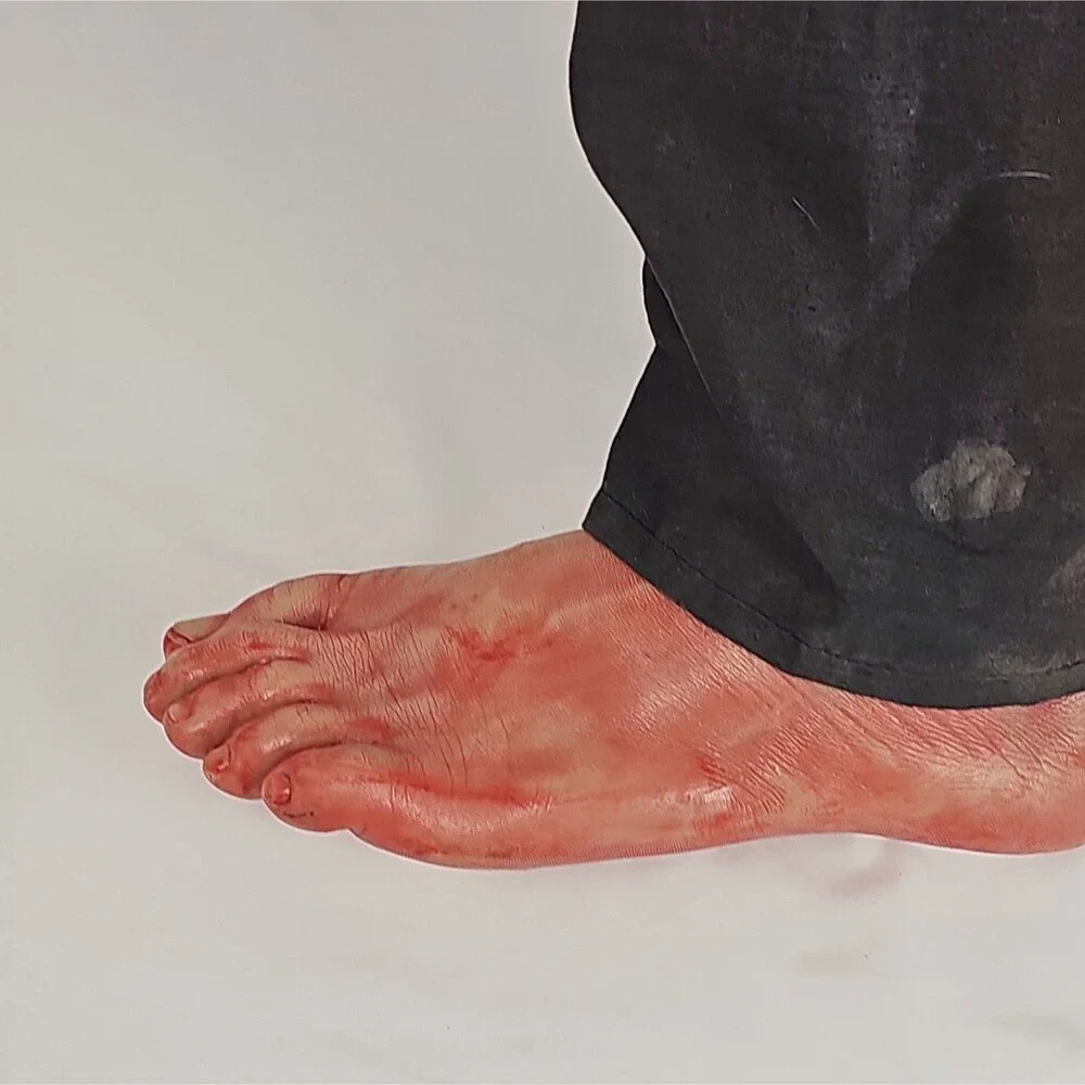 Halloween Bloody Foot Hanging Prop Decoration Fake Severed Leg